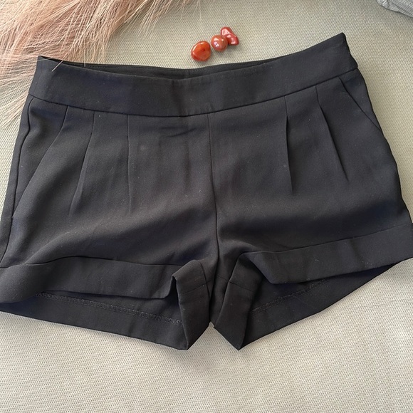 EXPRESS Black Shorts ~ size 2 🖤 ~ NEVER WORN! - Picture 1 of 7